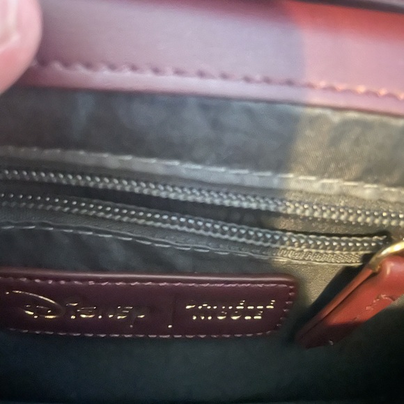 Elegant Brown and Gold Crossbody Bag with Flap Closure and Decorative Motif - Picture 4 of 5